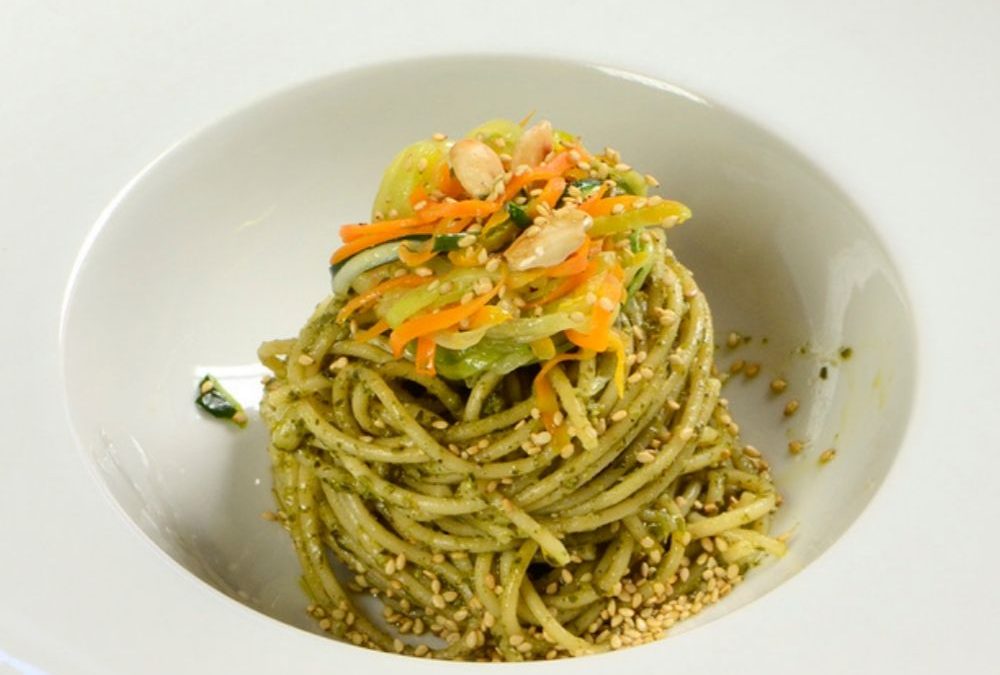Recette de spaghetti aux légumes et au pesto alla genovese avec des spaghetti italiennes de qualité artisanale et un pesto Costa Ligure.