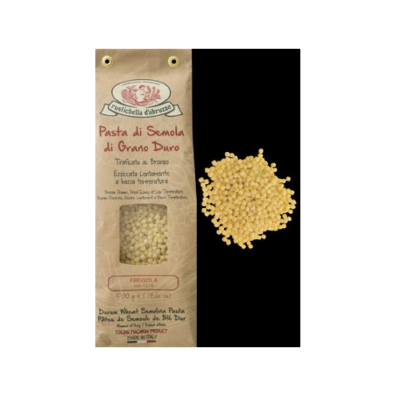 Les Fregola sont de petites pâtes de semoule de blé dur en forme de billes, typiques et originaires de Sardaigne qui peuvent être cuisinées aussi comme un risotto.