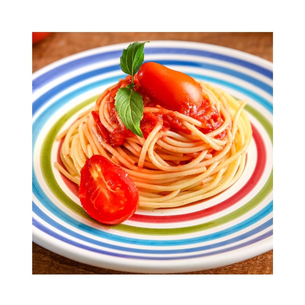 Mûre, pleine terre et qui a vu du soleil à volonté, les petites tomates du Vésuve se suffisent à elles-mêmes, juste avec des spaghetti.