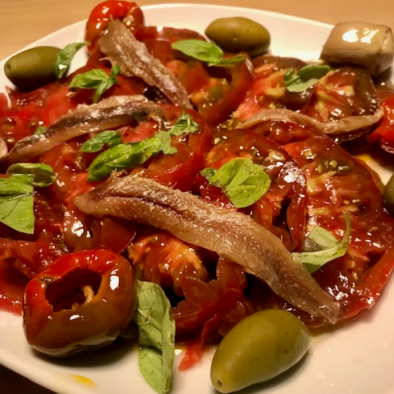Retrouvez ces bons anchois pour vos salades chez Les Bonnes Pâtes à Rennes !