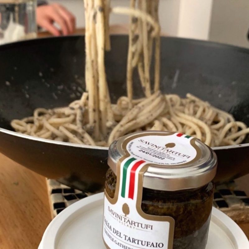 Les Bonnes Pâtes a sélectionné pour vous une excellente sauce à la truffe pour se marier avec les spaghettoni par exemple.