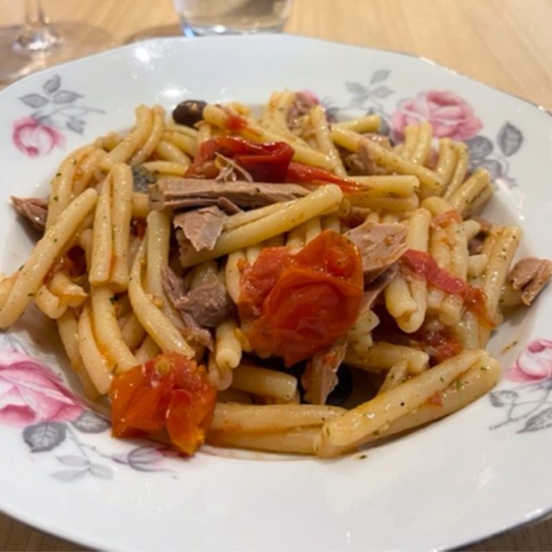 La pasta casareccia de Rustichella peut s'associer au thon, olives, tomate... comme à l'université!