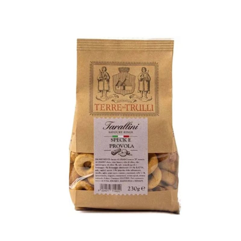 Taralli typiques des Pouilles au speck et à la provola pour l'apéritif italien.